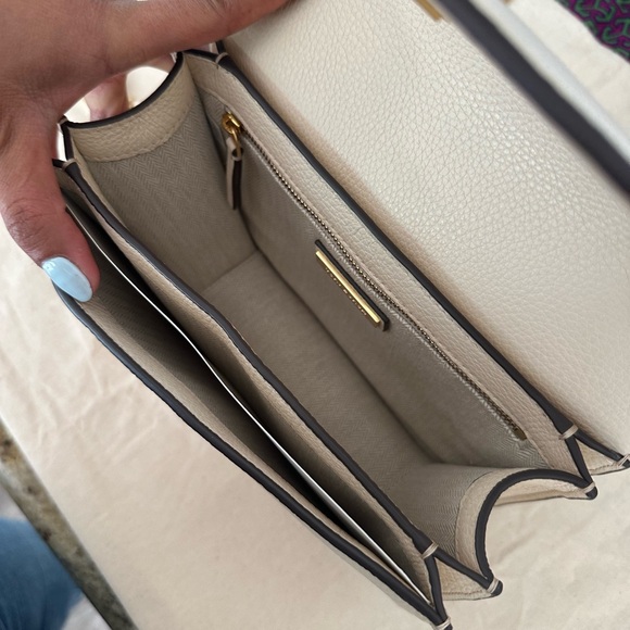 New Tory Burch BRITTEN SMALL ADJUSTABLE SHOULDER BAG NEW CREAM - Picture 10 of 11